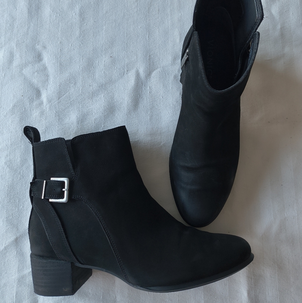 Vionic Women's Suede Black Ankle Boots Size 8.5 - Picture 2 of 10